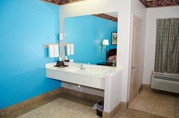 Texas Inn And Suites Citycenter At Utrgv Edinburg Dış mekan fotoğraf